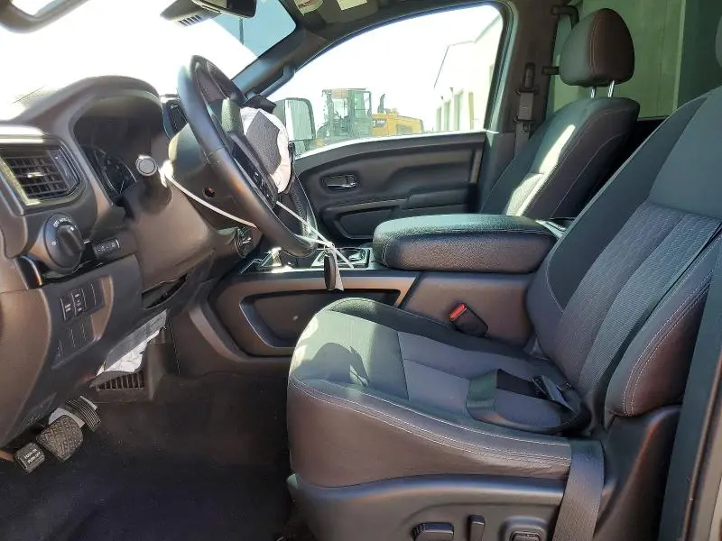 2023 NISSAN TITAN SV  