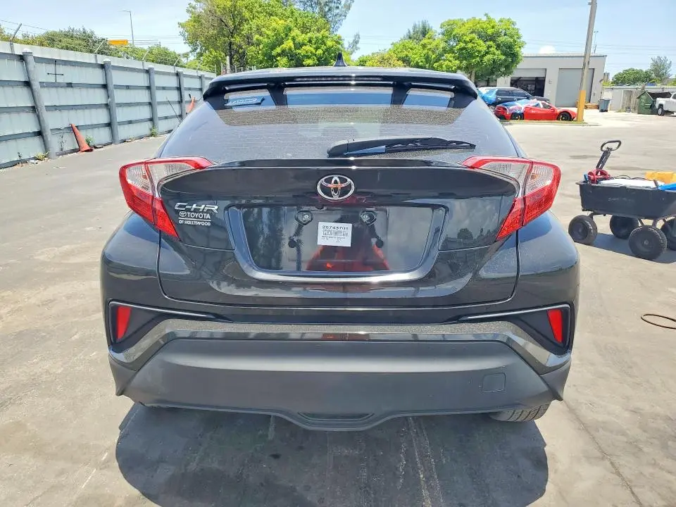 2019 TOYOTA C-HR LE  