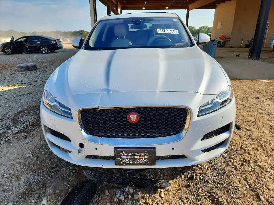 2017 JAGUAR F-PACE PRESTIGE  