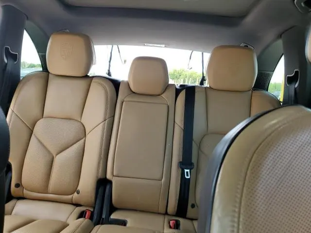 2018 PORSCHE CAYENNE   