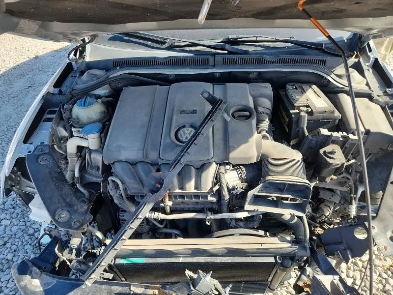 2012 VOLKSWAGEN JETTA SE  