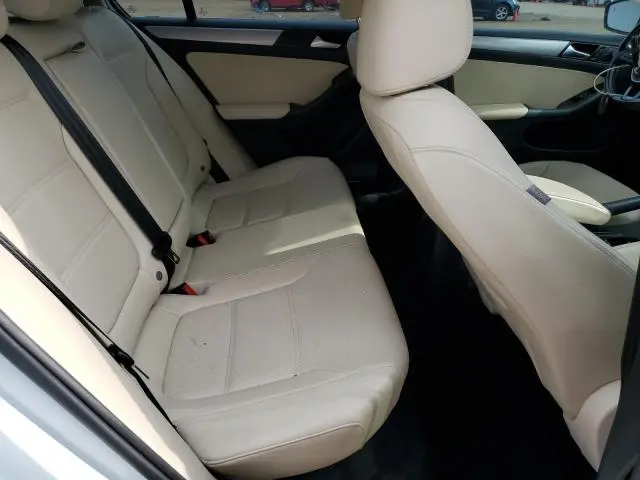 2017 VOLKSWAGEN JETTA SE  