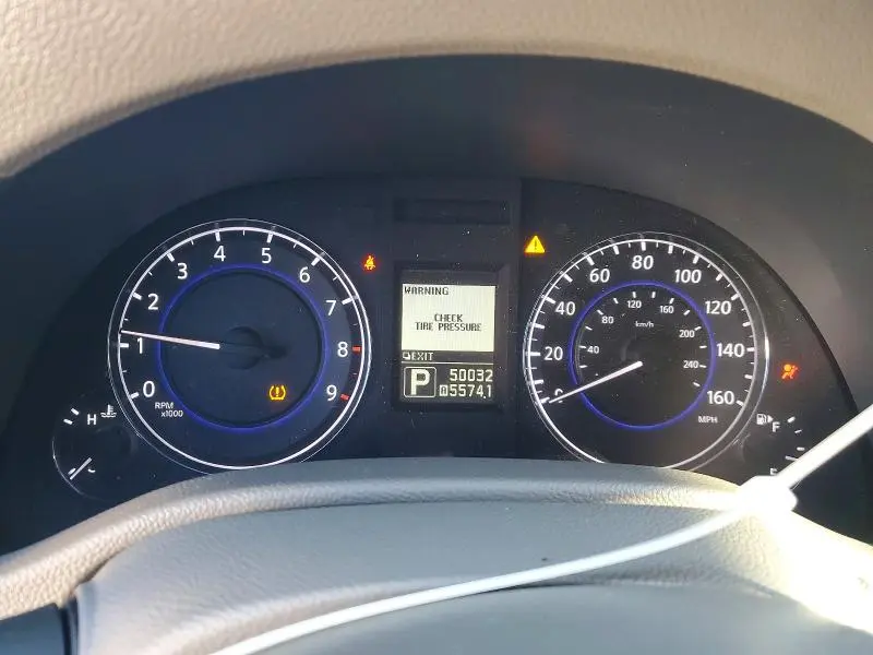 2010 INFINITI G37   