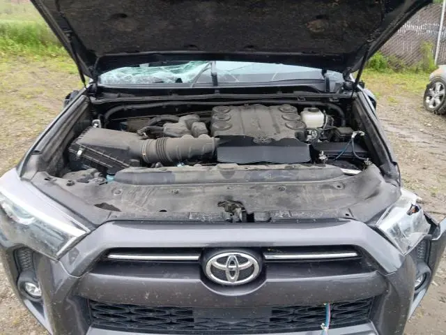 2023 TOYOTA 4RUNNER SE  