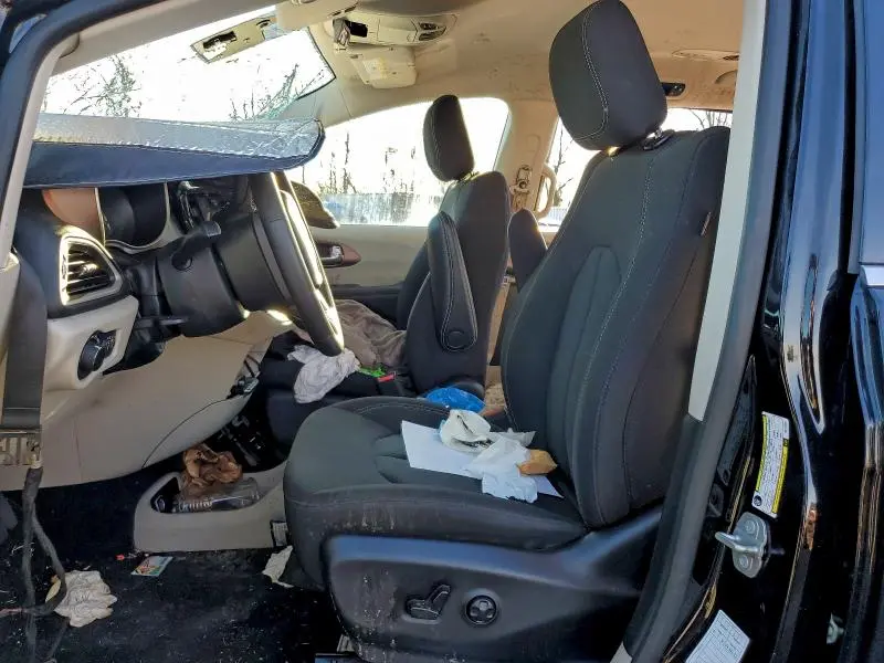 2024 CHRYSLER VOYAGER LX  