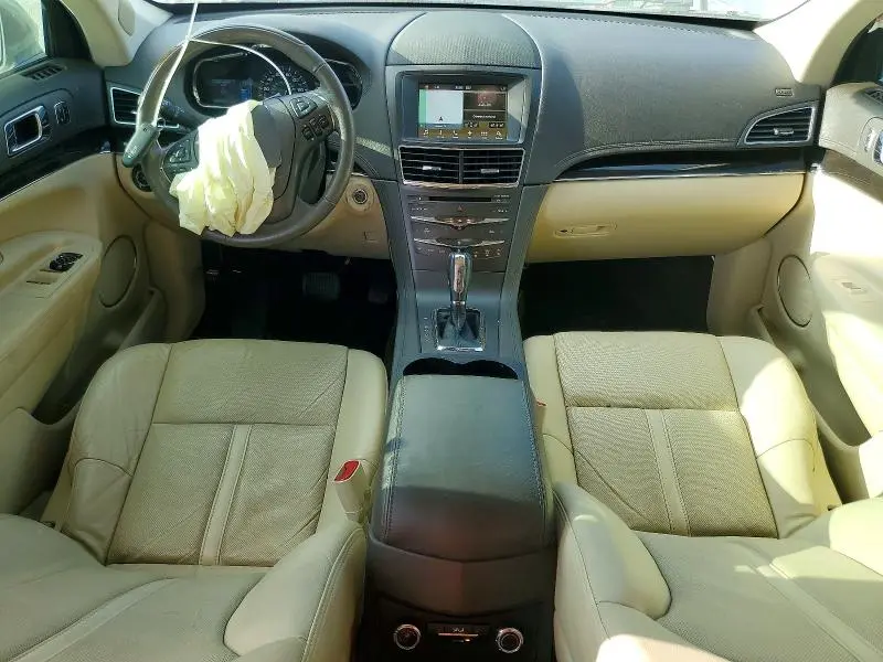 2016 LINCOLN MKT   