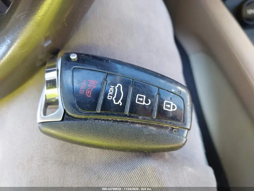 2015 HYUNDAI GENESIS 3.8