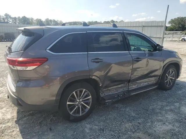 2018 TOYOTA HIGHLANDER SE  