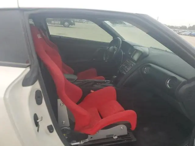 2015 NISSAN GT-R PREMIUM  