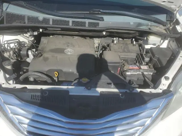 2012 TOYOTA SIENNA XLE