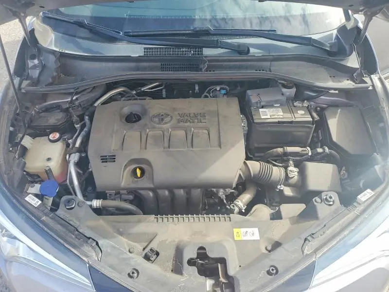 2019 TOYOTA C-HR XLE  