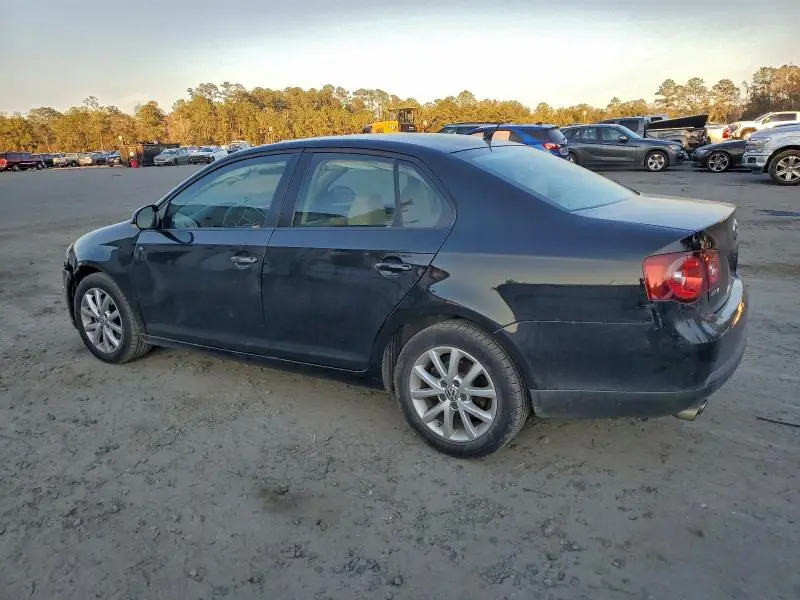 2010 VOLKSWAGEN JETTA SE  