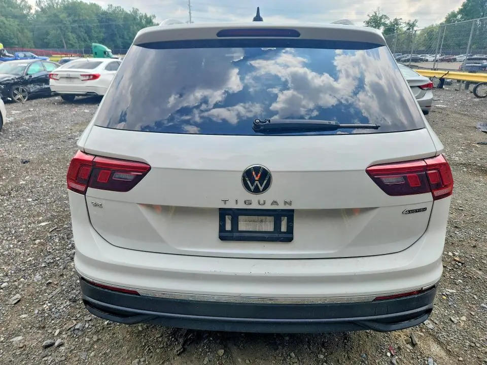 2023 VOLKSWAGEN TIGUAN SE  