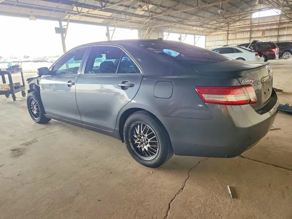 2011 TOYOTA CAMRY LE  