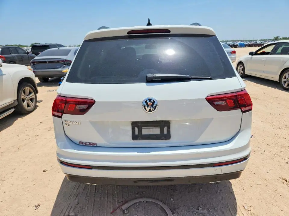 2021 VOLKSWAGEN TIGUAN SE  