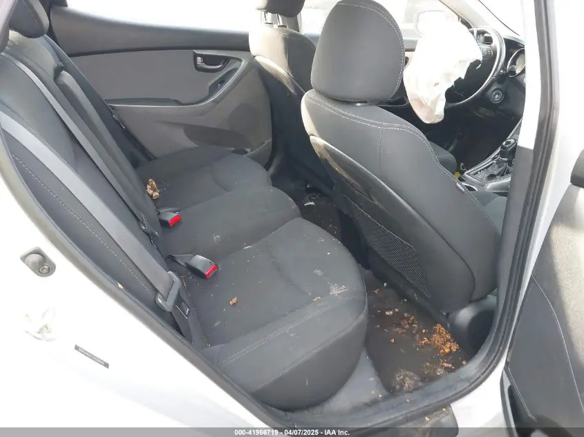 2015 HYUNDAI ELANTRA SE