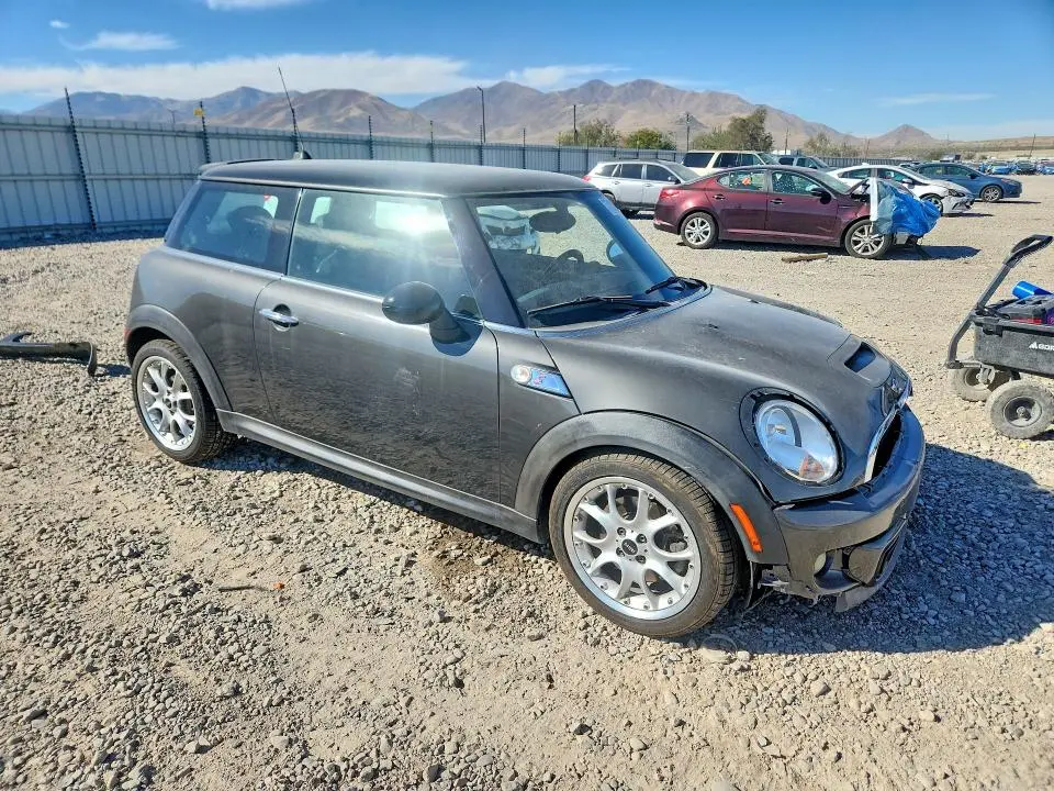 2011 MINI COOPER S  