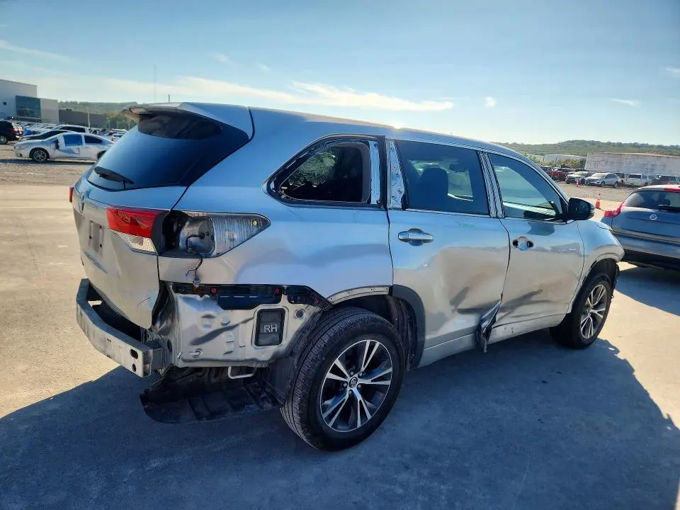 2017 TOYOTA HIGHLANDER LE  