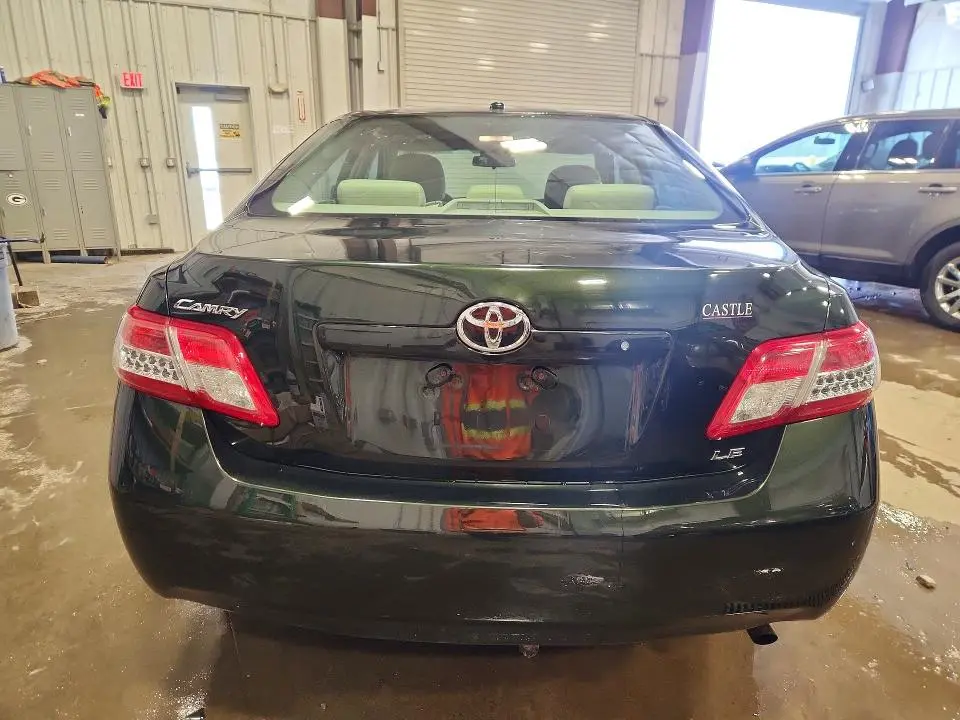 2011 TOYOTA CAMRY LE  