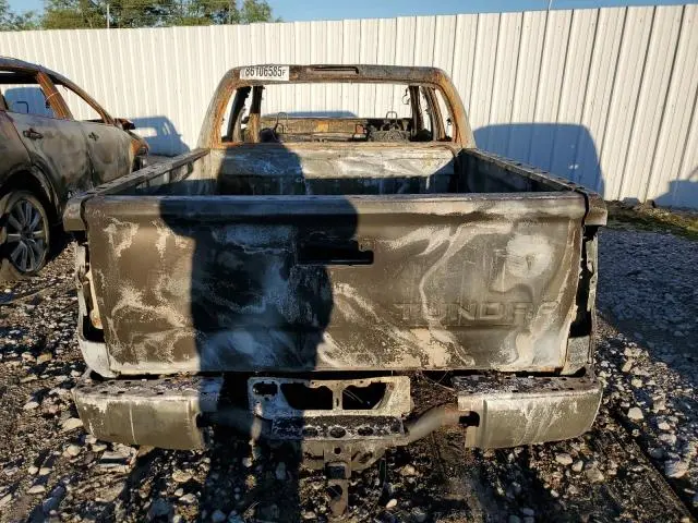 2015 TOYOTA TUNDRA CREWMAX SR5  