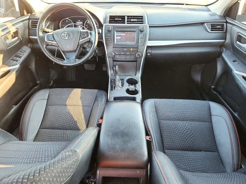 2015 TOYOTA CAMRY SE  