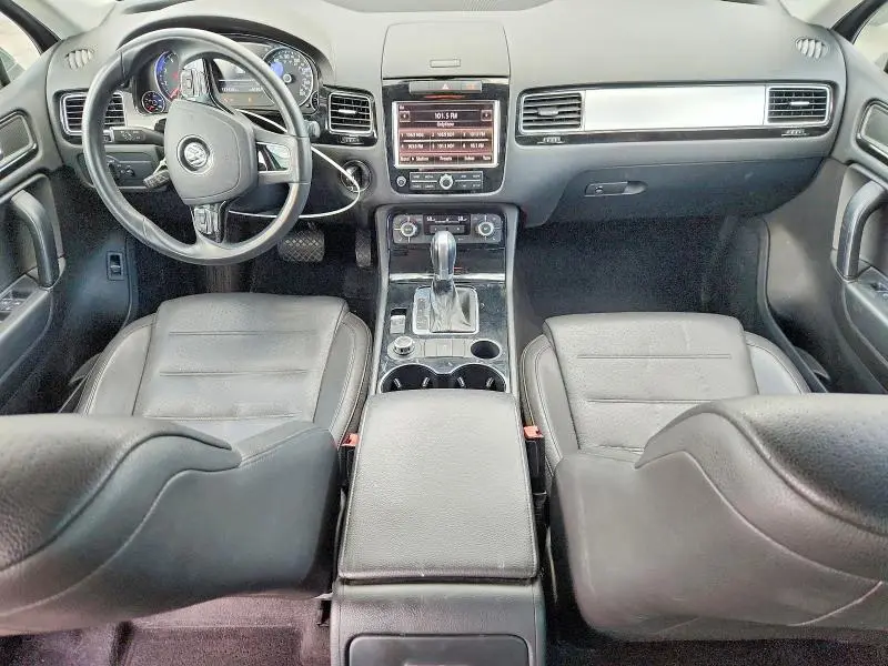 2013 VOLKSWAGEN TOUAREG V6  