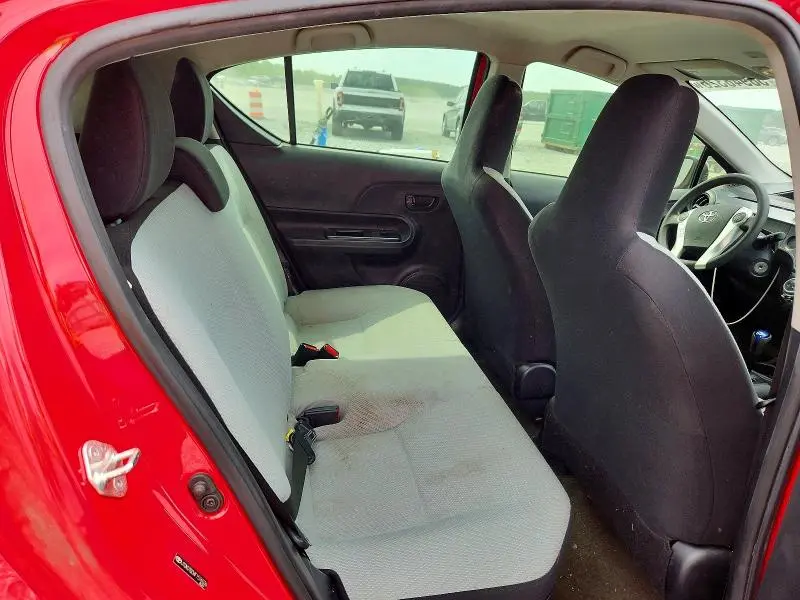 2015 TOYOTA PRIUS C ONE  
