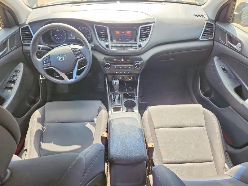 2018 HYUNDAI TUCSON SE  