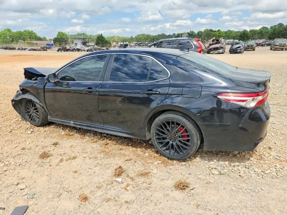 2020 TOYOTA CAMRY SE  