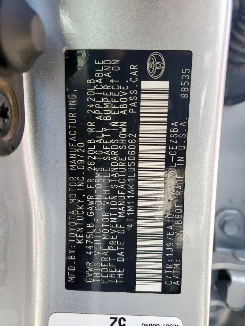 2020 TOYOTA CAMRY SE  