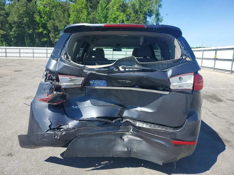 2017 KIA SEDONA LX  