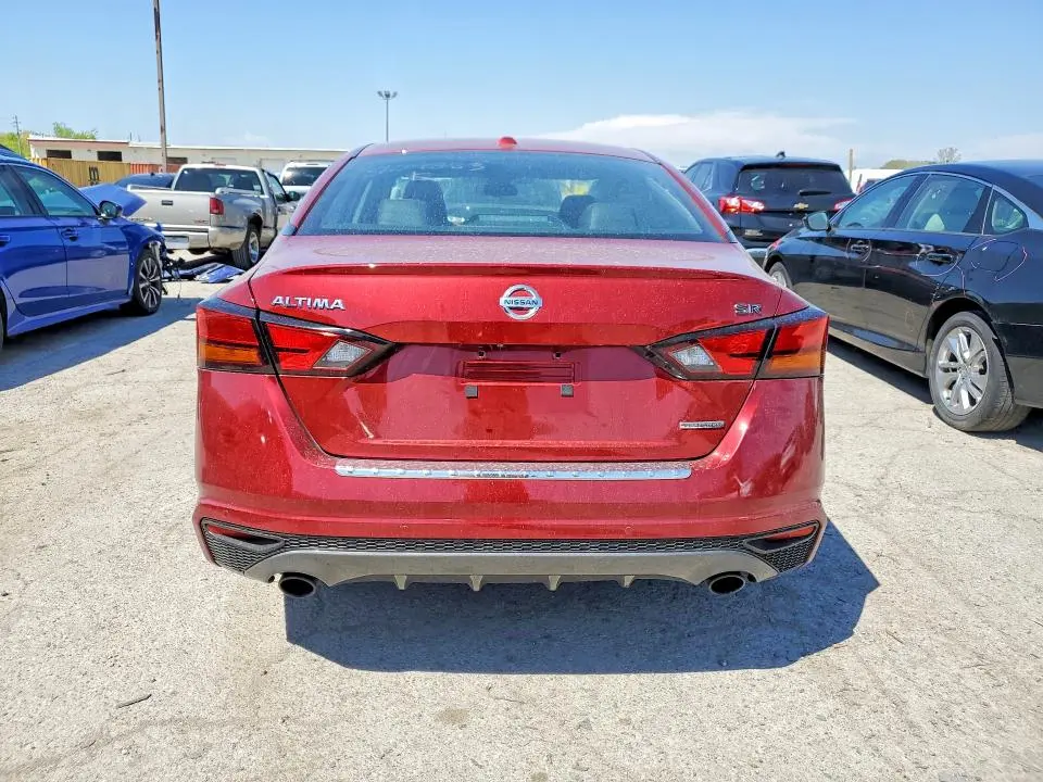 2022 NISSAN ALTIMA SR  