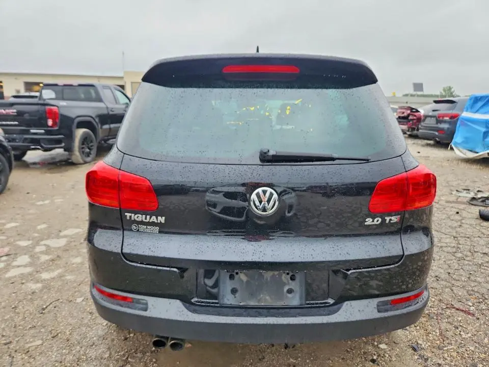 2014 VOLKSWAGEN TIGUAN S  