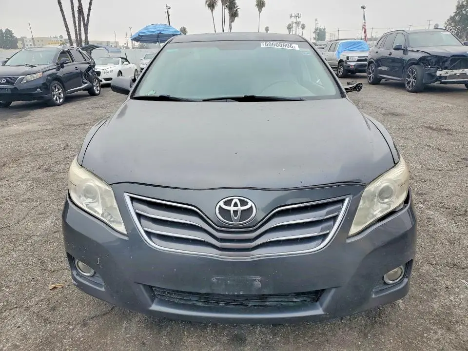 2010 TOYOTA CAMRY XLE  