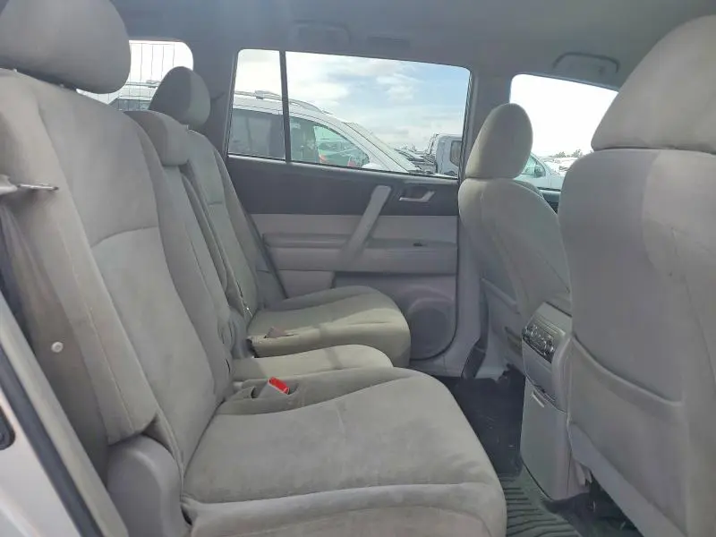 2013 TOYOTA HIGHLANDER PLUS  