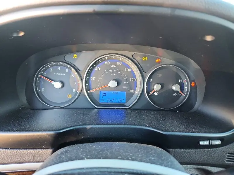 2012 HYUNDAI SANTA FE SE  