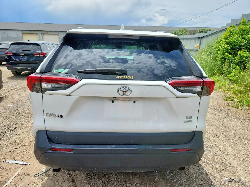 2021 TOYOTA RAV4 LE  