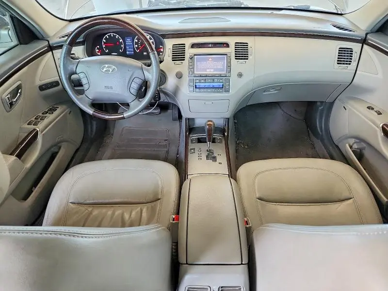 2010 HYUNDAI AZERA LIMITED  