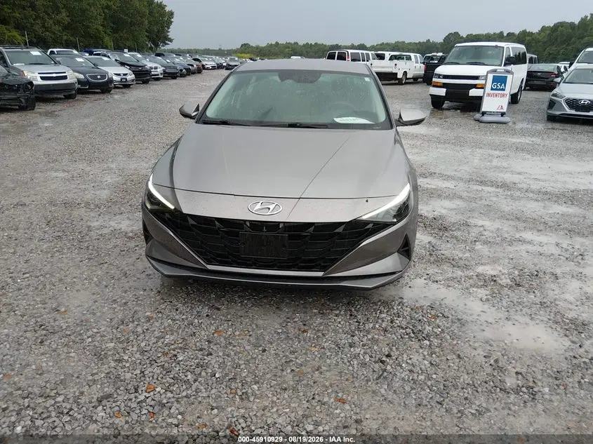 2023 HYUNDAI ELANTRA SE