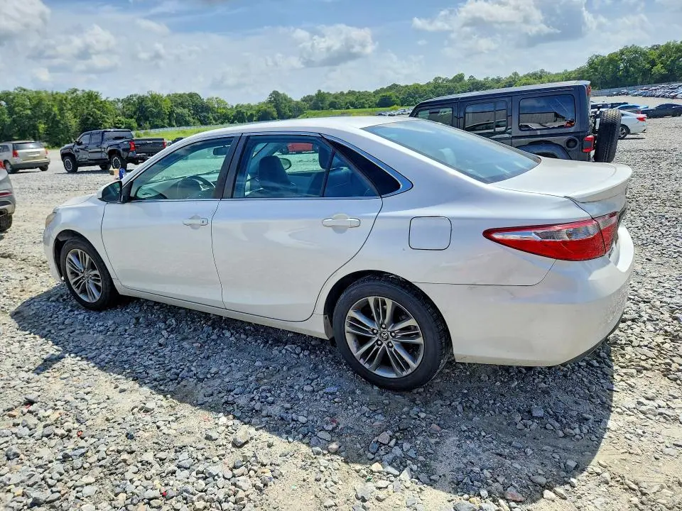 2017 TOYOTA CAMRY SE  