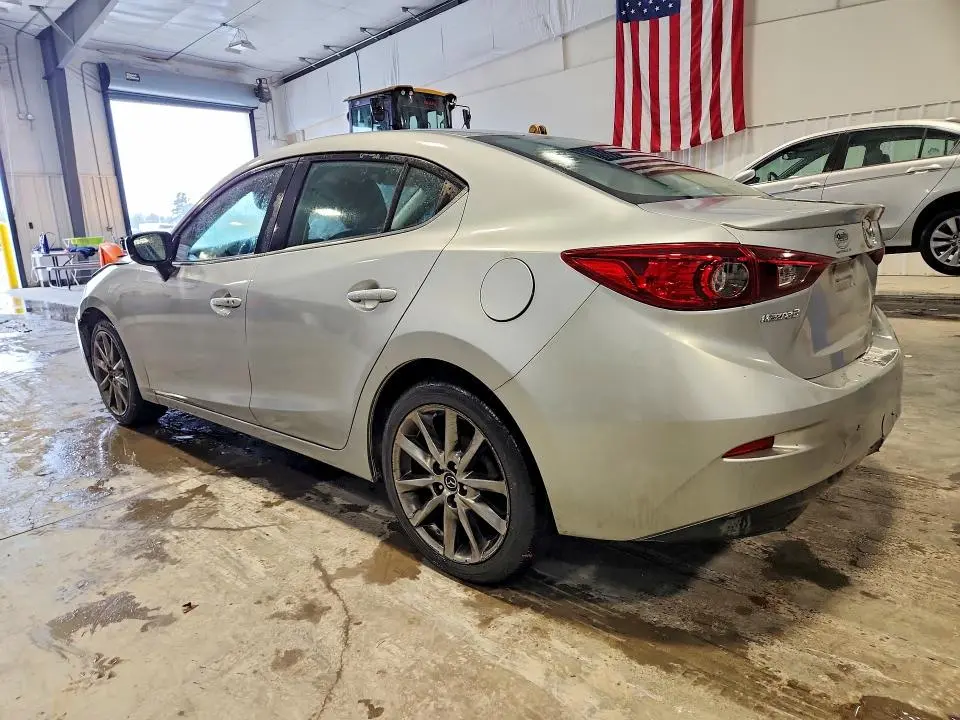 2018 MAZDA 3 TOURING  
