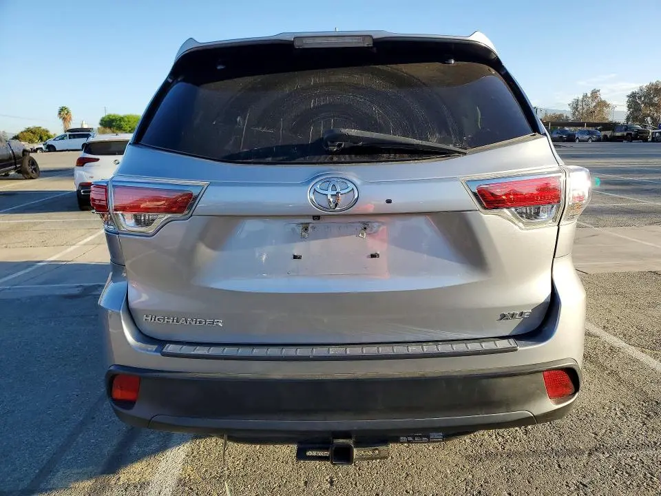 2015 TOYOTA HIGHLANDER XLE  