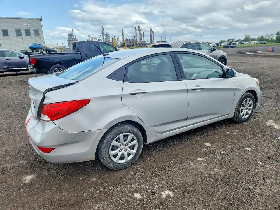 2012 HYUNDAI ACCENT GLS  