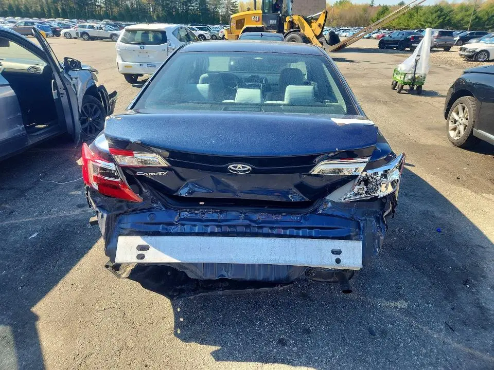 2014 TOYOTA CAMRY LE  