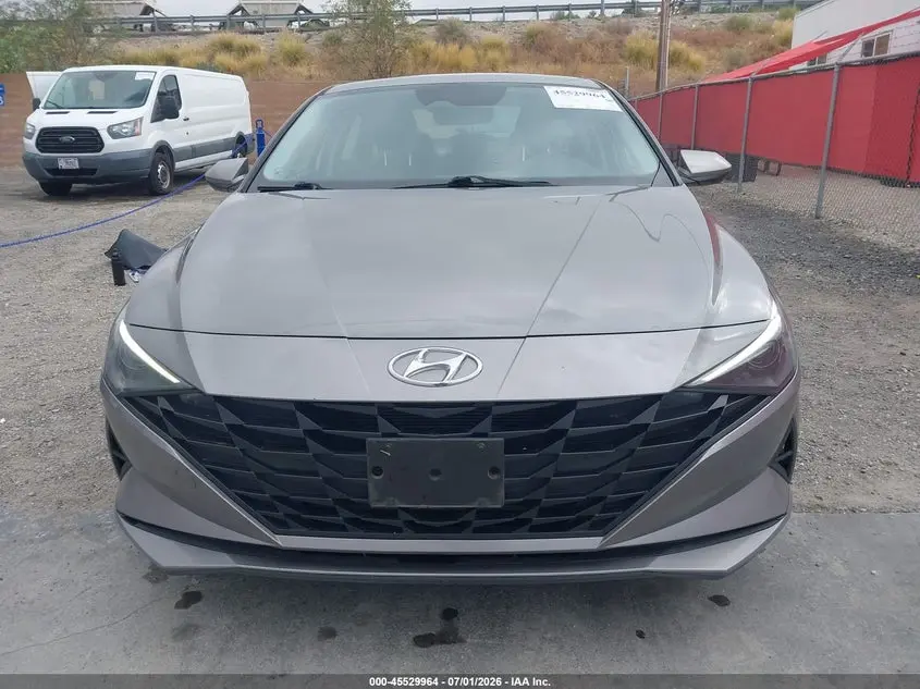 2023 HYUNDAI ELANTRA SE