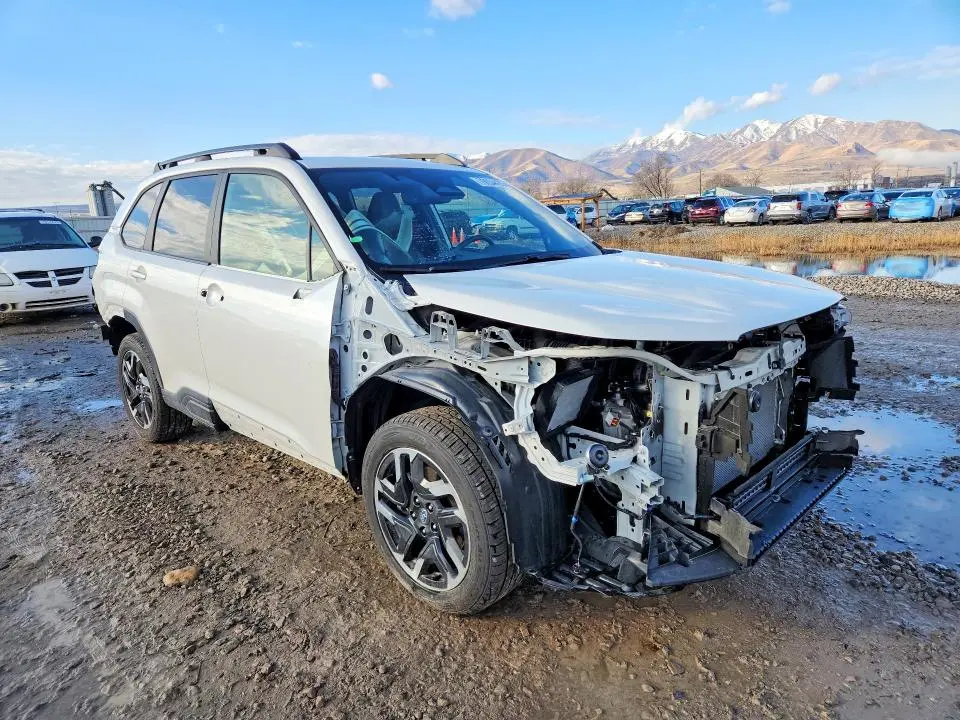 2025 SUBARU FORESTER LIMITED  
