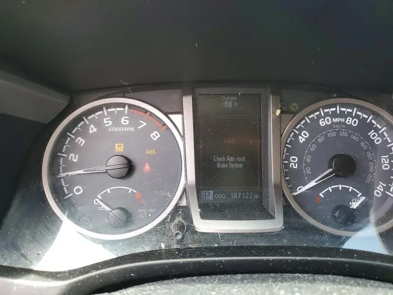 2017 TOYOTA TACOMA SR5 V6  