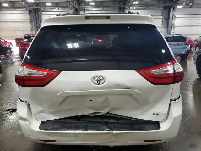 2017 TOYOTA SIENNA LE  