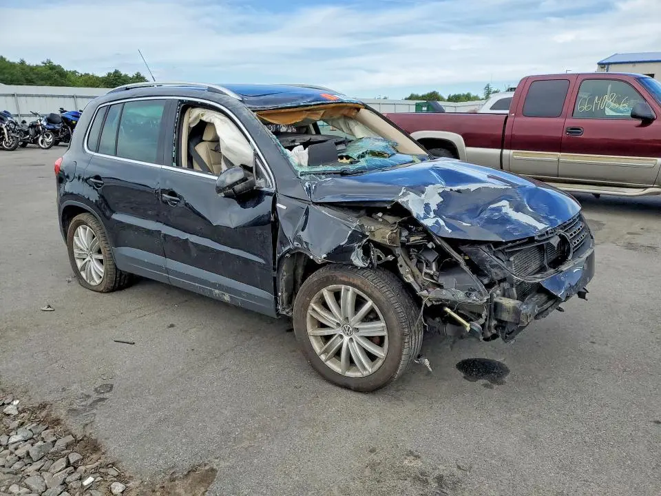 2010 VOLKSWAGEN TIGUAN SE  