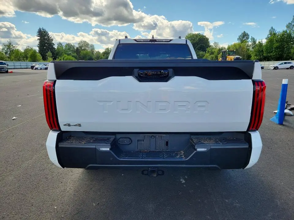 2025 TOYOTA TUNDRA CREWMAX SR5  